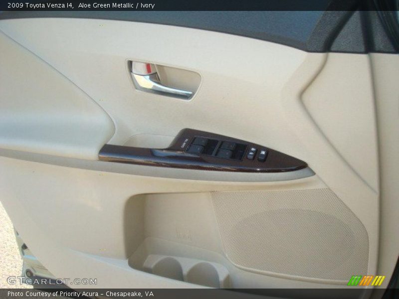 Aloe Green Metallic / Ivory 2009 Toyota Venza I4