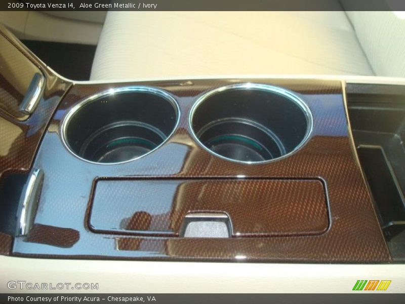 Aloe Green Metallic / Ivory 2009 Toyota Venza I4