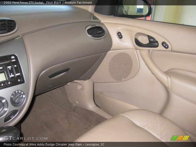  2002 Focus ZTS Sedan Medium Parchment Interior