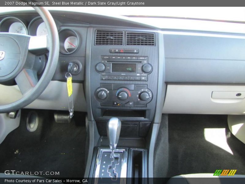 Controls of 2007 Magnum SE