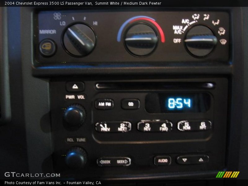 Summit White / Medium Dark Pewter 2004 Chevrolet Express 3500 LS Passenger Van