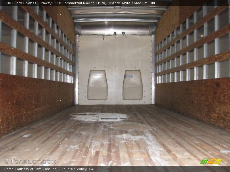 Oxford White / Medium Flint 2003 Ford E Series Cutaway E550 Commercial Moving Truck