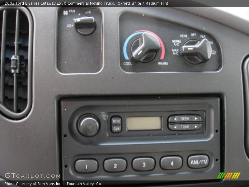 Oxford White / Medium Flint 2003 Ford E Series Cutaway E550 Commercial Moving Truck