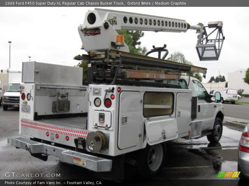 Oxford White / Medium Graphite 1999 Ford F450 Super Duty XL Regular Cab Chassis Bucket Truck