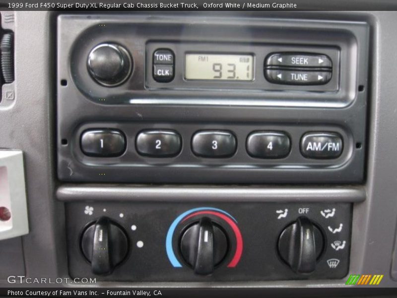 Controls of 1999 F450 Super Duty XL Regular Cab Chassis Bucket Truck