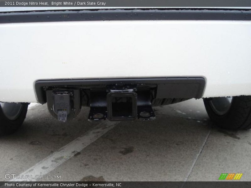 Bright White / Dark Slate Gray 2011 Dodge Nitro Heat