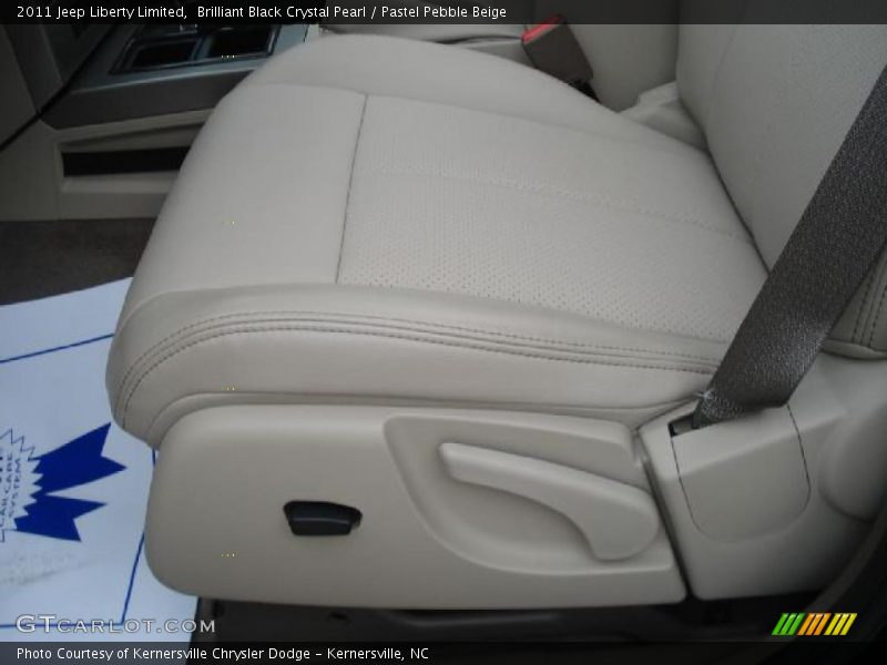 Brilliant Black Crystal Pearl / Pastel Pebble Beige 2011 Jeep Liberty Limited