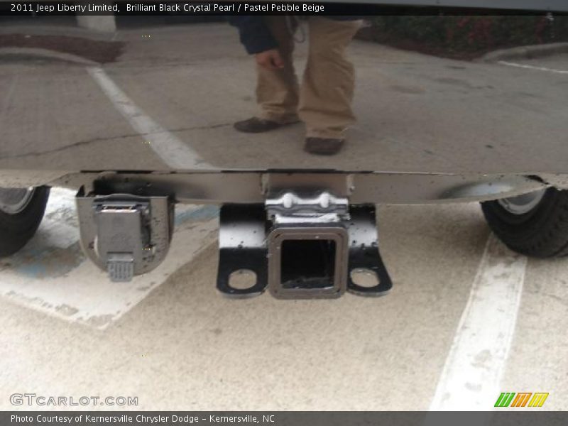 Brilliant Black Crystal Pearl / Pastel Pebble Beige 2011 Jeep Liberty Limited