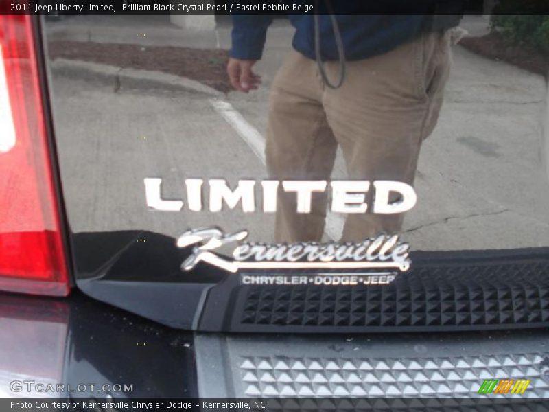 Brilliant Black Crystal Pearl / Pastel Pebble Beige 2011 Jeep Liberty Limited