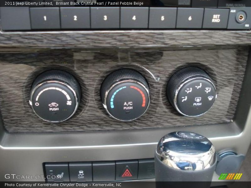 Brilliant Black Crystal Pearl / Pastel Pebble Beige 2011 Jeep Liberty Limited