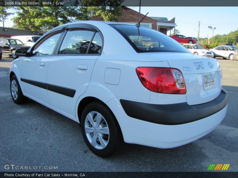 White / Gray 2006 Kia Rio Sedan