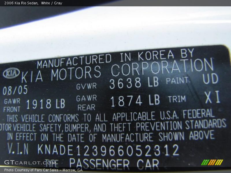 White / Gray 2006 Kia Rio Sedan