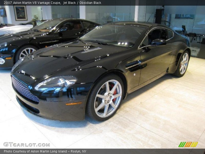 Front 3/4 View of 2007 V8 Vantage Coupe