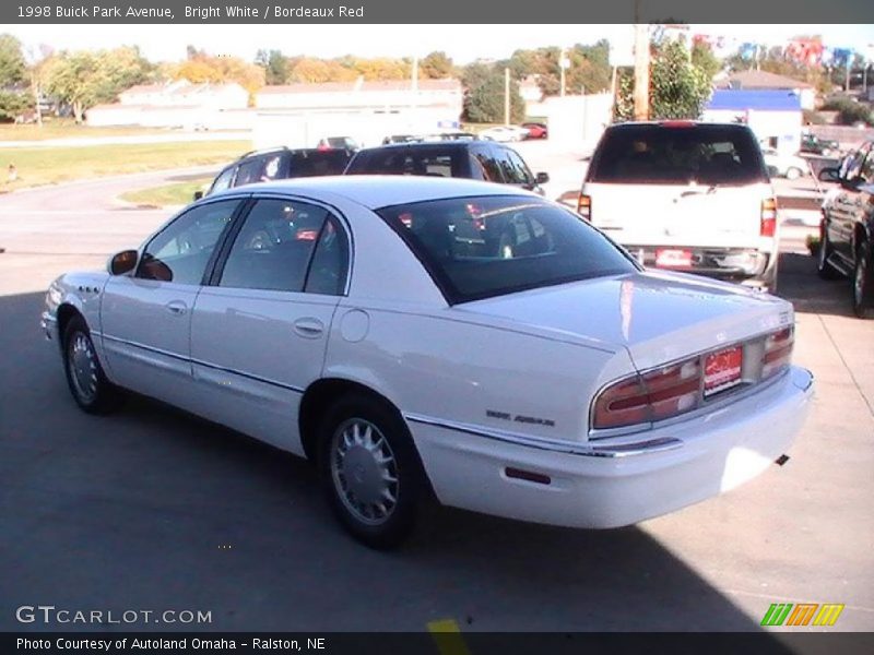 Bright White / Bordeaux Red 1998 Buick Park Avenue