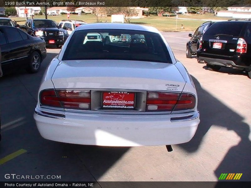 Bright White / Bordeaux Red 1998 Buick Park Avenue