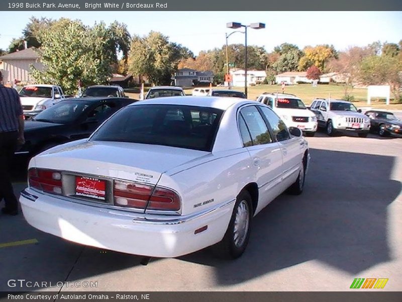 Bright White / Bordeaux Red 1998 Buick Park Avenue