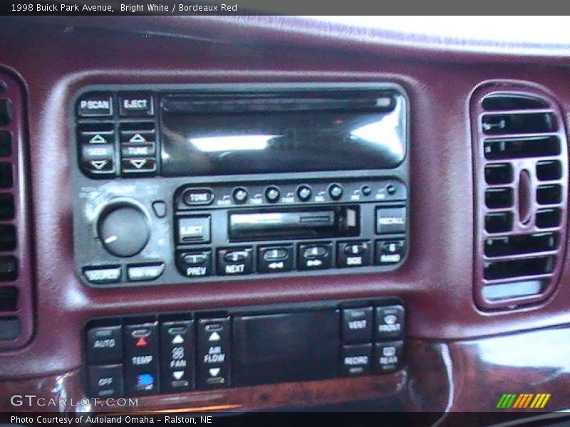 Controls of 1998 Park Avenue 