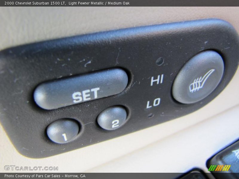 Light Pewter Metallic / Medium Oak 2000 Chevrolet Suburban 1500 LT