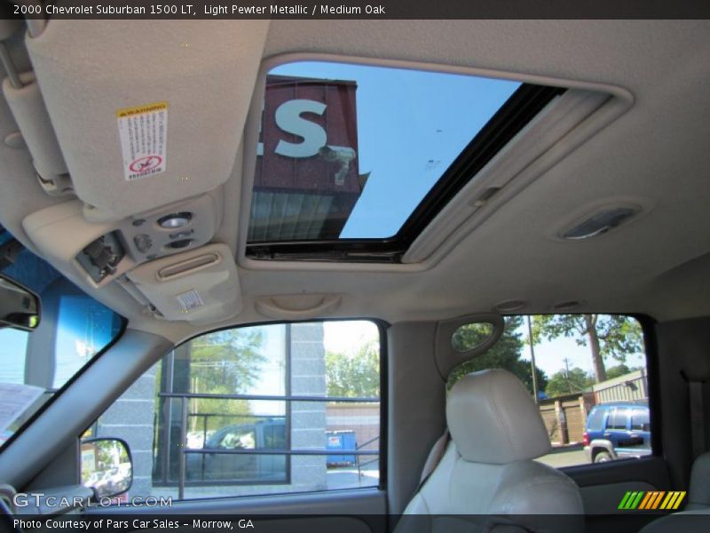 Light Pewter Metallic / Medium Oak 2000 Chevrolet Suburban 1500 LT