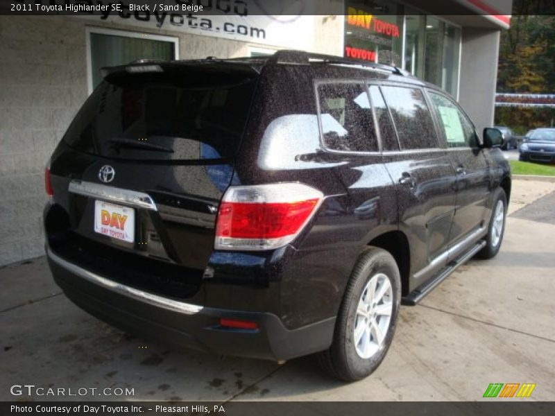 Black / Sand Beige 2011 Toyota Highlander SE