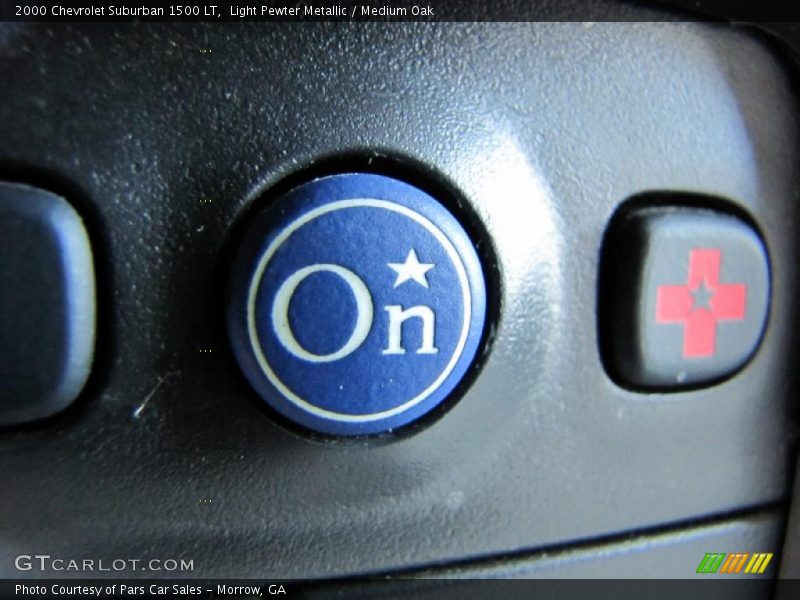 Light Pewter Metallic / Medium Oak 2000 Chevrolet Suburban 1500 LT