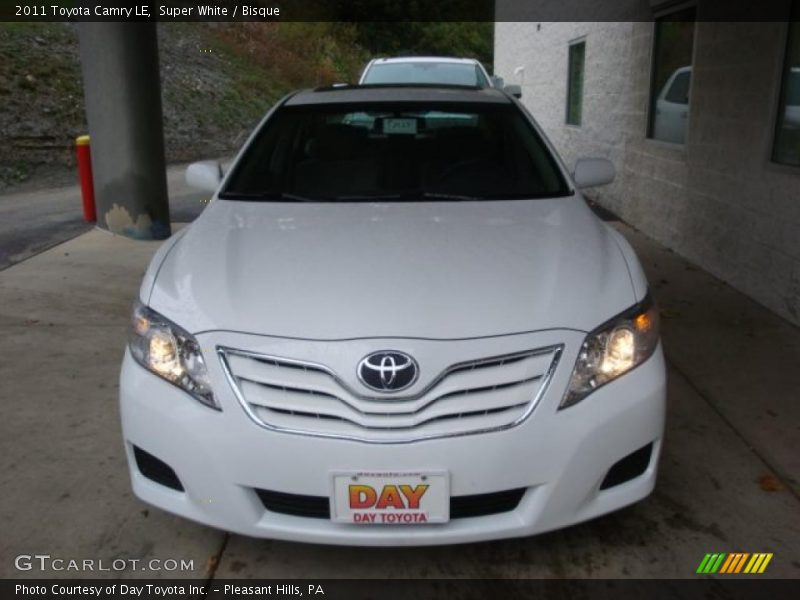 Super White / Bisque 2011 Toyota Camry LE