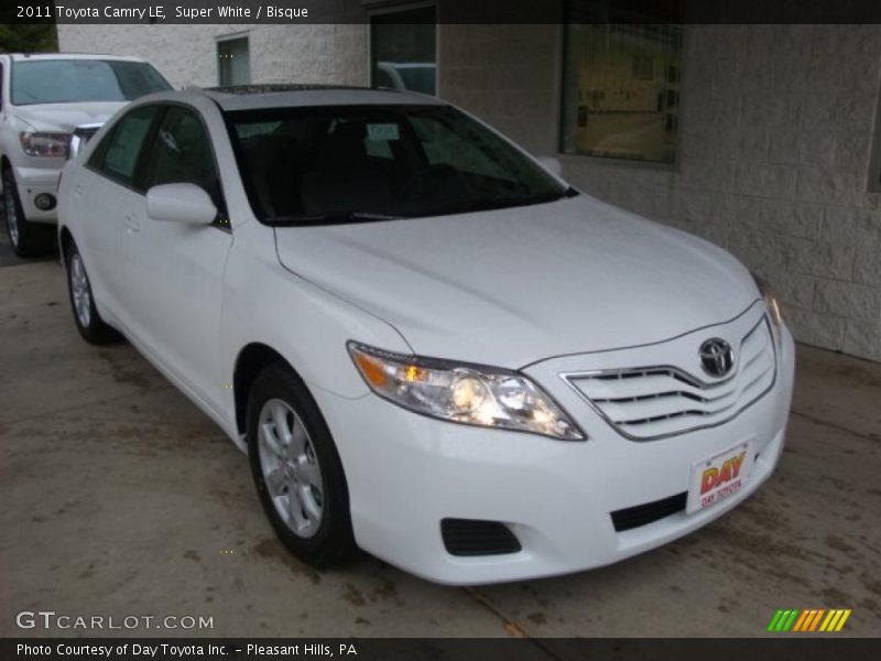 Super White / Bisque 2011 Toyota Camry LE