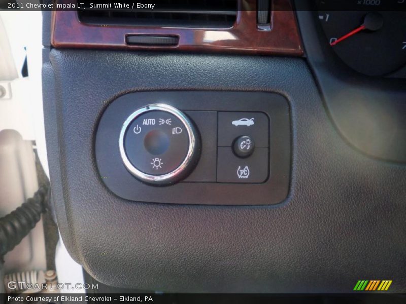 Summit White / Ebony 2011 Chevrolet Impala LT