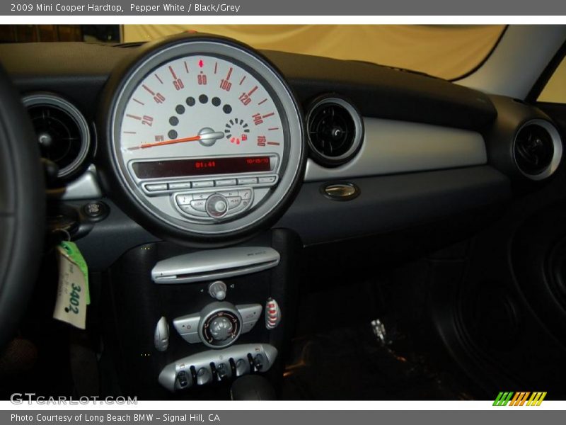 Pepper White / Black/Grey 2009 Mini Cooper Hardtop