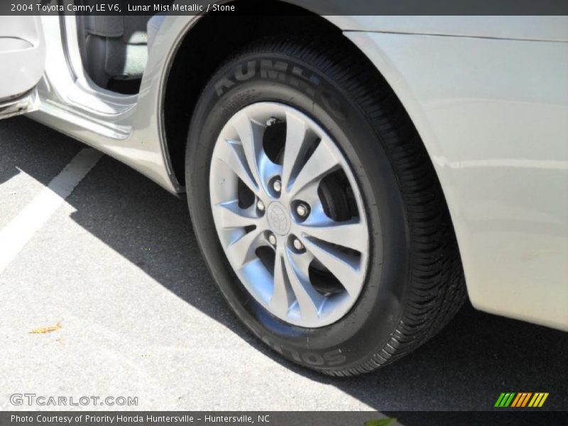 Lunar Mist Metallic / Stone 2004 Toyota Camry LE V6