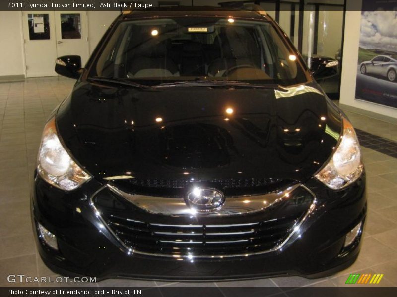 Ash Black / Taupe 2011 Hyundai Tucson Limited