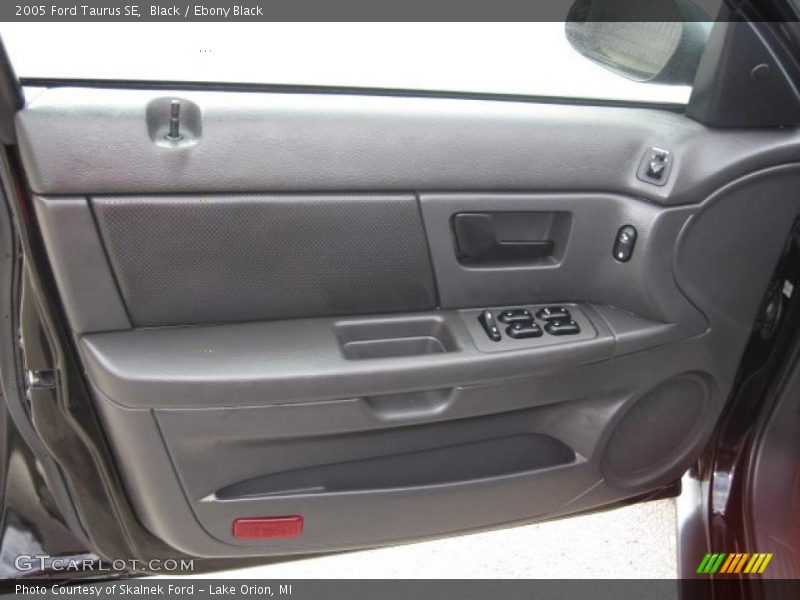 Black / Ebony Black 2005 Ford Taurus SE