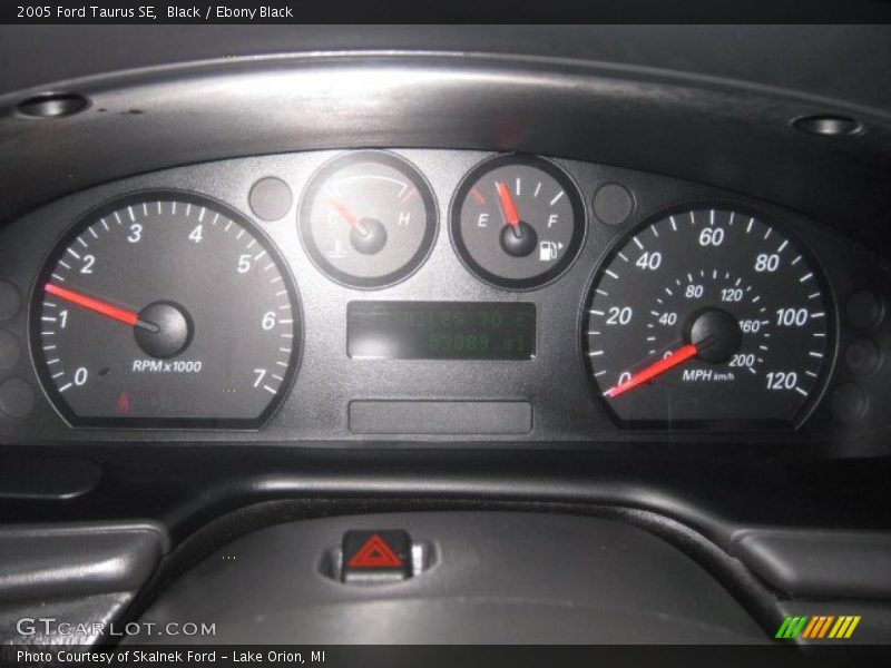 Black / Ebony Black 2005 Ford Taurus SE