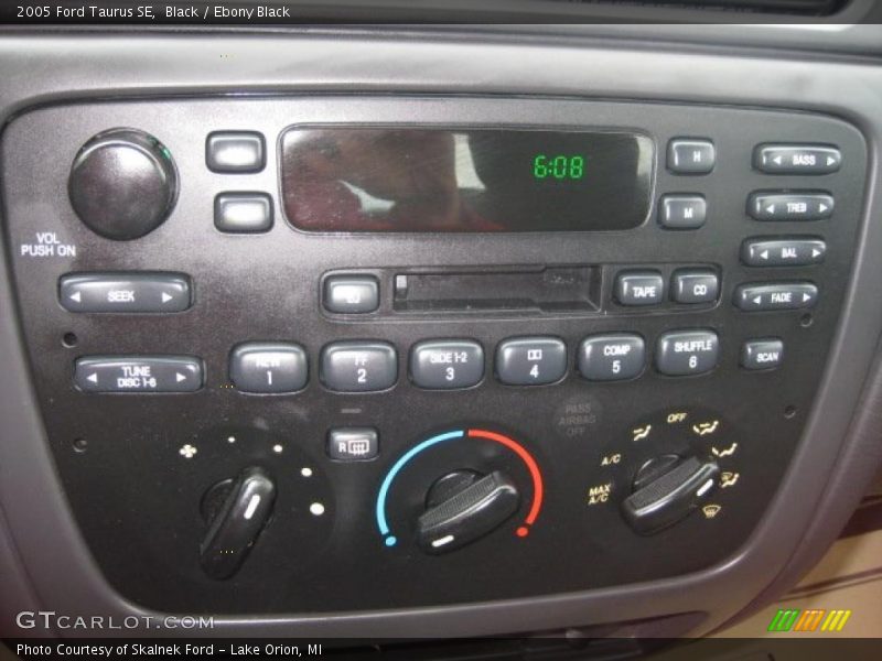 Black / Ebony Black 2005 Ford Taurus SE