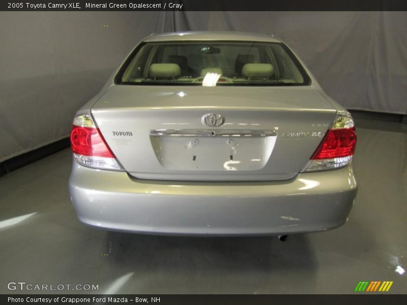 Mineral Green Opalescent / Gray 2005 Toyota Camry XLE