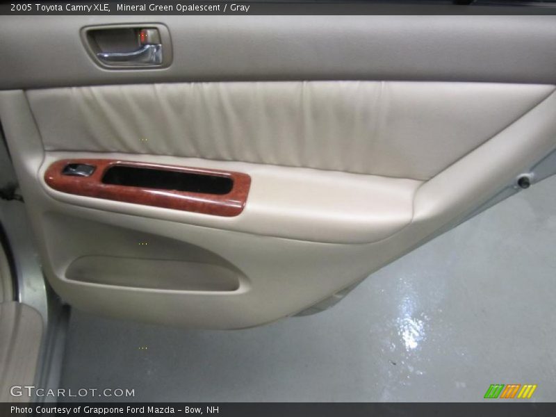 Mineral Green Opalescent / Gray 2005 Toyota Camry XLE