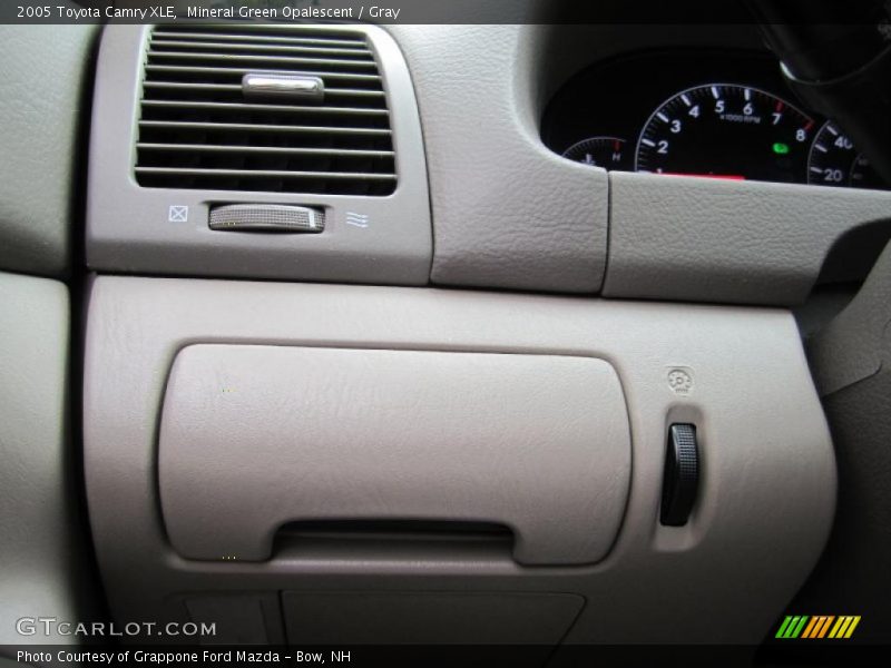 Mineral Green Opalescent / Gray 2005 Toyota Camry XLE