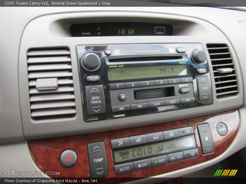 Mineral Green Opalescent / Gray 2005 Toyota Camry XLE