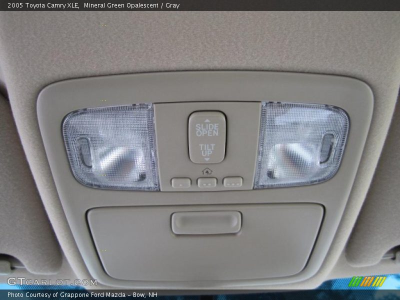 Mineral Green Opalescent / Gray 2005 Toyota Camry XLE