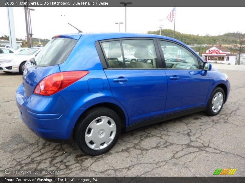 Blue Metallic / Beige 2009 Nissan Versa 1.8 S Hatchback