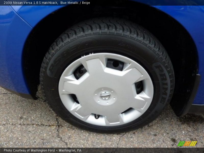 Blue Metallic / Beige 2009 Nissan Versa 1.8 S Hatchback