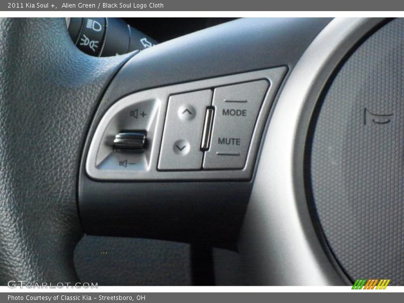 Alien Green / Black Soul Logo Cloth 2011 Kia Soul +