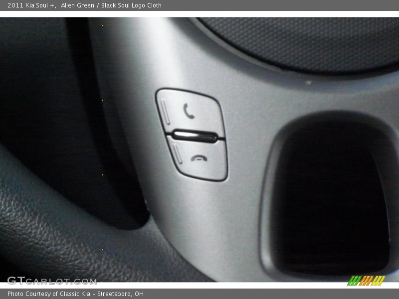 Alien Green / Black Soul Logo Cloth 2011 Kia Soul +