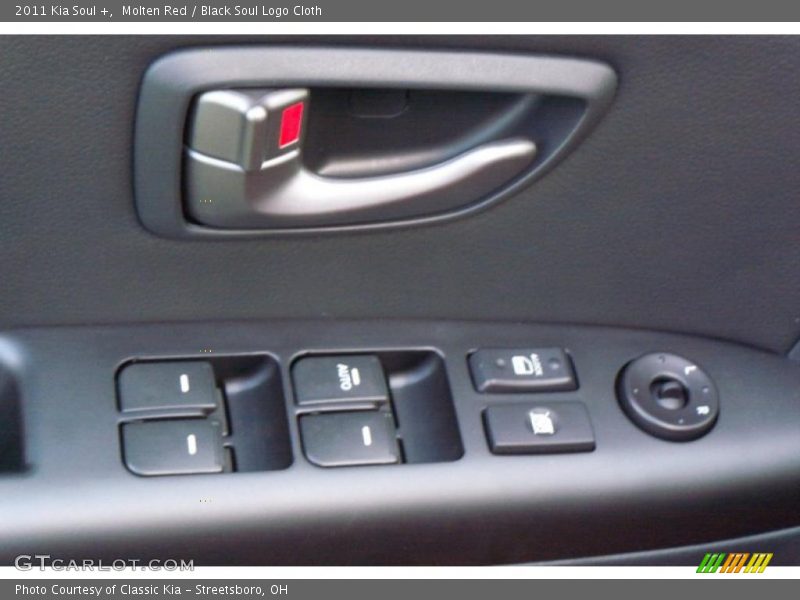 Molten Red / Black Soul Logo Cloth 2011 Kia Soul +
