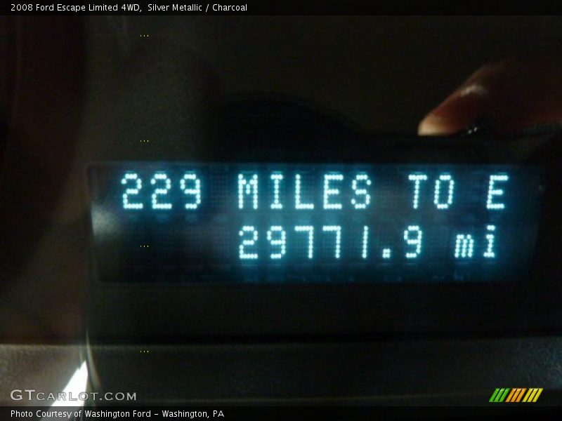 Silver Metallic / Charcoal 2008 Ford Escape Limited 4WD