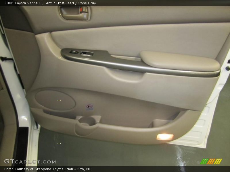 Arctic Frost Pearl / Stone Gray 2006 Toyota Sienna LE