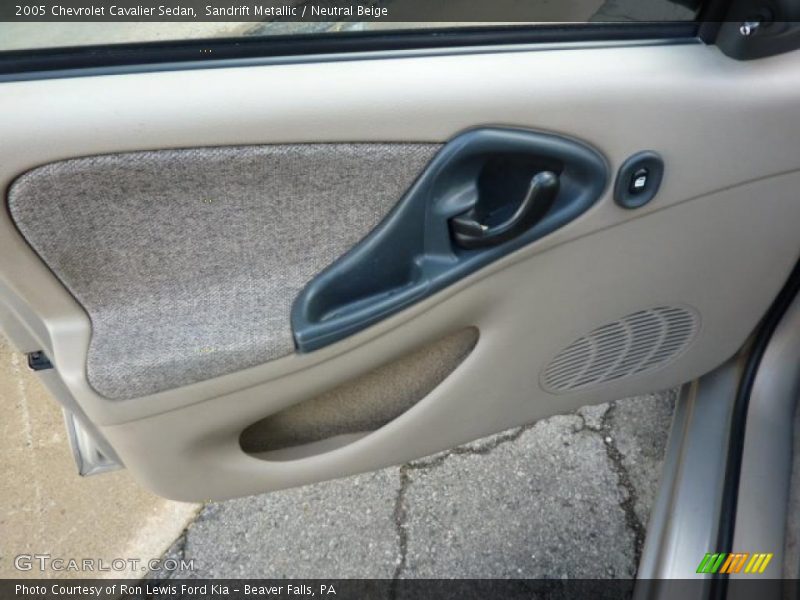 Sandrift Metallic / Neutral Beige 2005 Chevrolet Cavalier Sedan