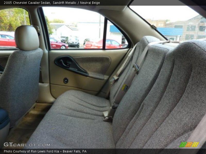 Sandrift Metallic / Neutral Beige 2005 Chevrolet Cavalier Sedan