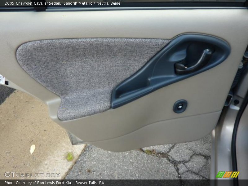 Sandrift Metallic / Neutral Beige 2005 Chevrolet Cavalier Sedan