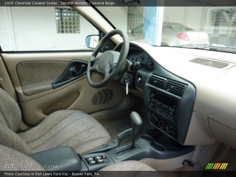 Sandrift Metallic / Neutral Beige 2005 Chevrolet Cavalier Sedan